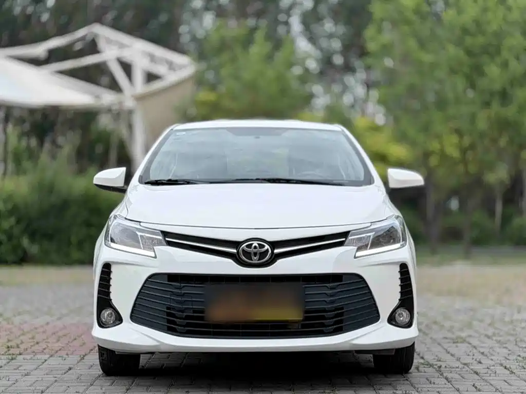 Toyota Vios — фото 8