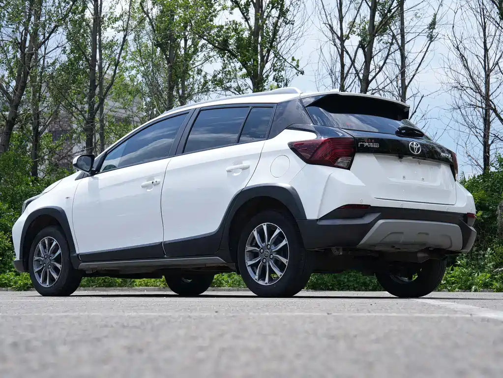 Toyota Yaris L — фото 6