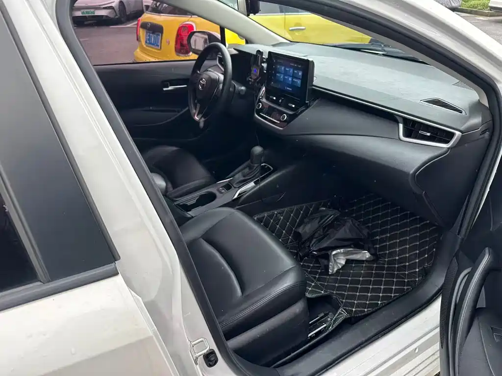Toyota Corolla — фото 4