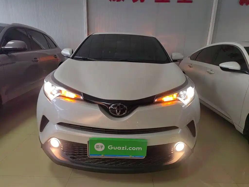 Toyota C-HR — фото 3