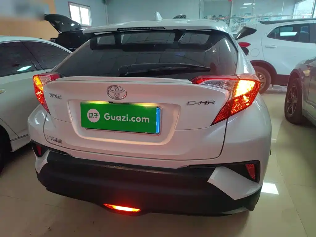 Toyota C-HR — фото 4