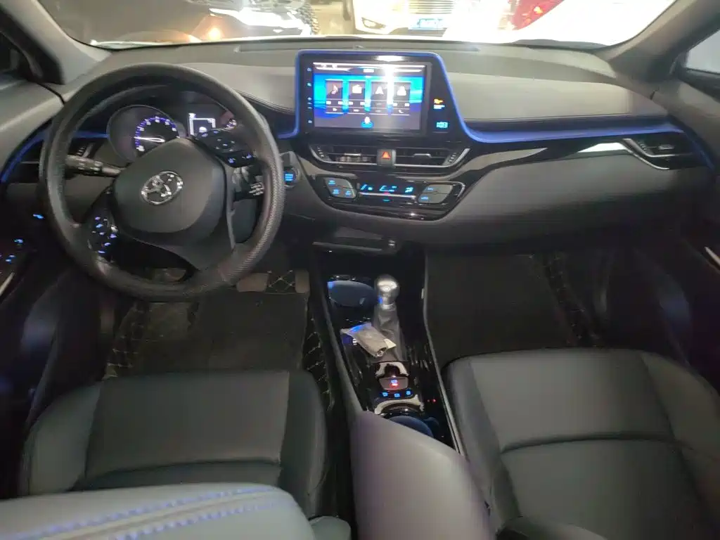 Toyota C-HR — фото 6