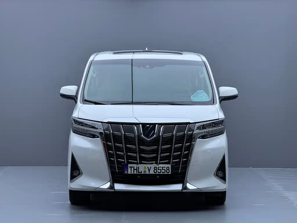 Toyota Alphard — фото 2