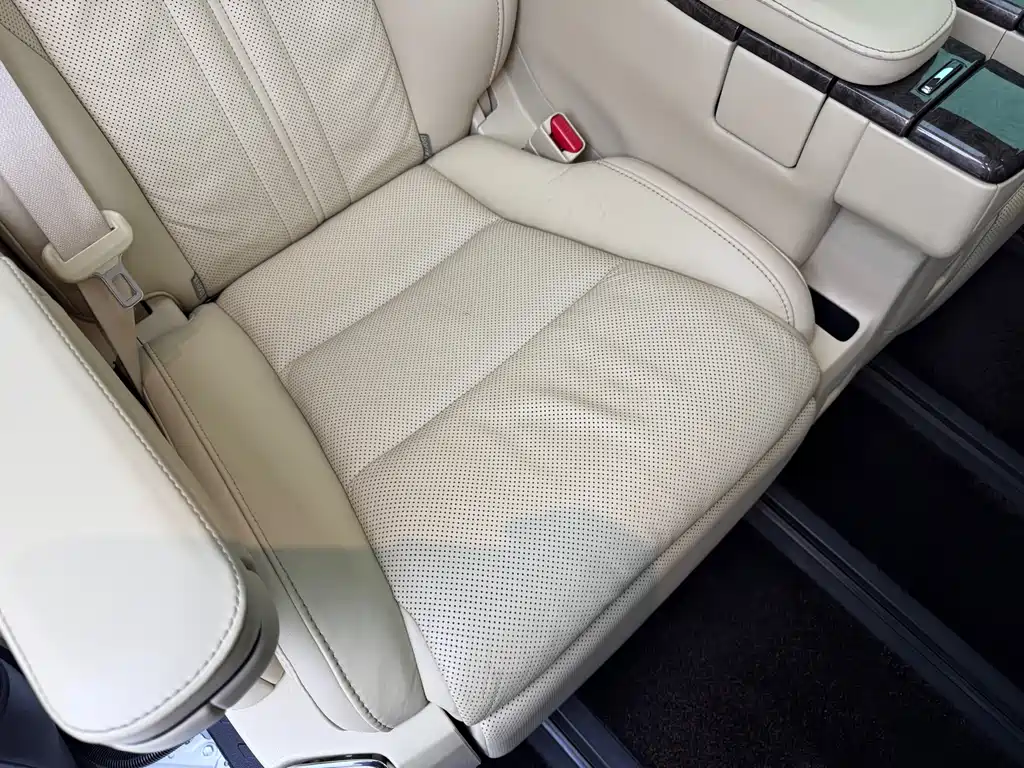 Toyota Alphard — фото 18