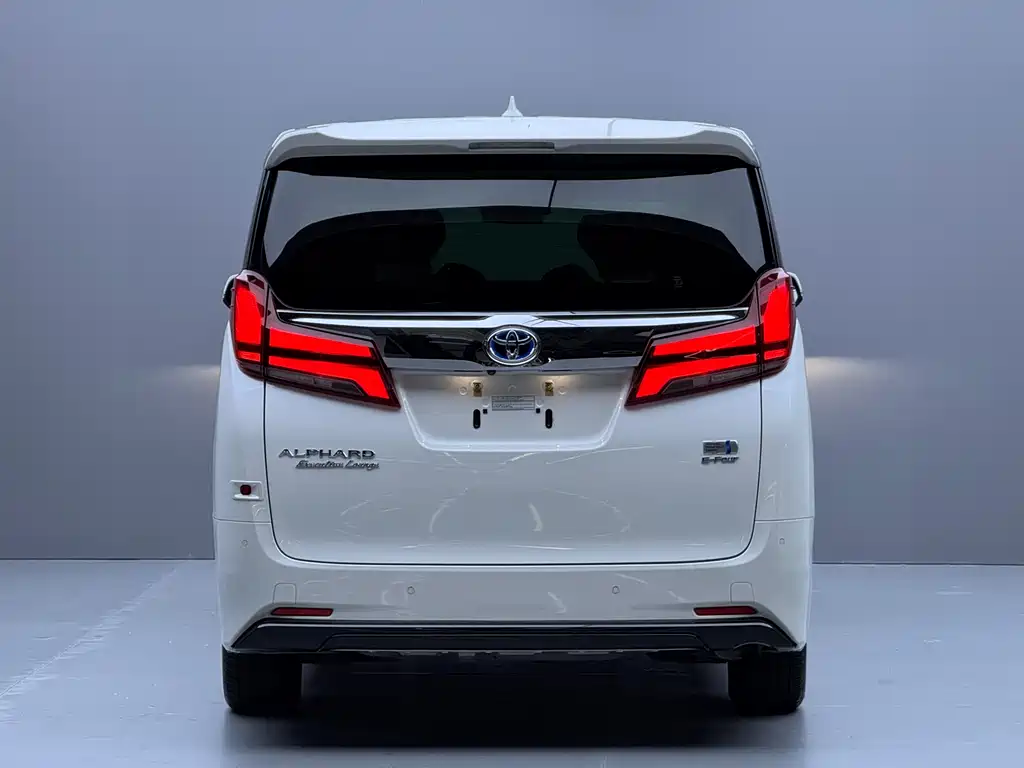 Toyota Alphard — фото 4