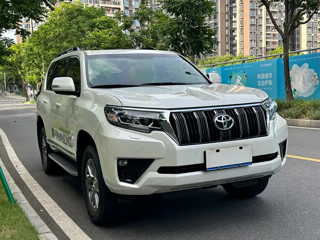 Toyota Prado — фото 3