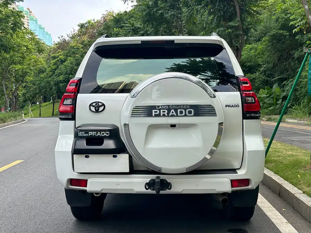 Toyota Prado — фото 5
