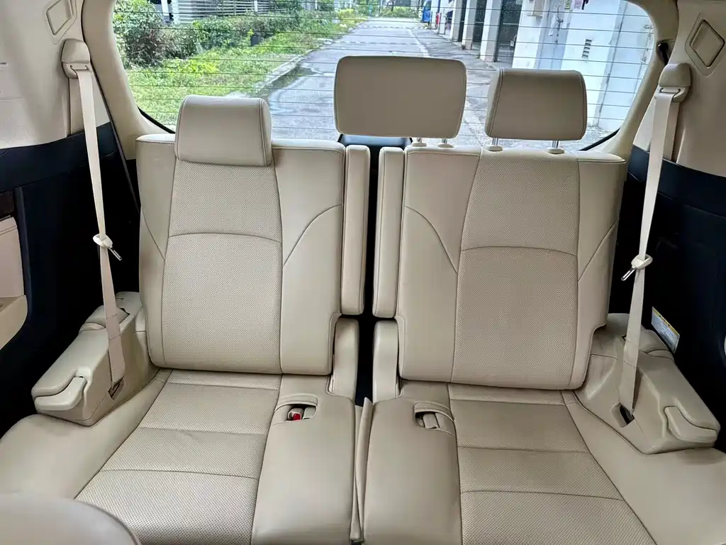 Toyota Alphard — фото 11
