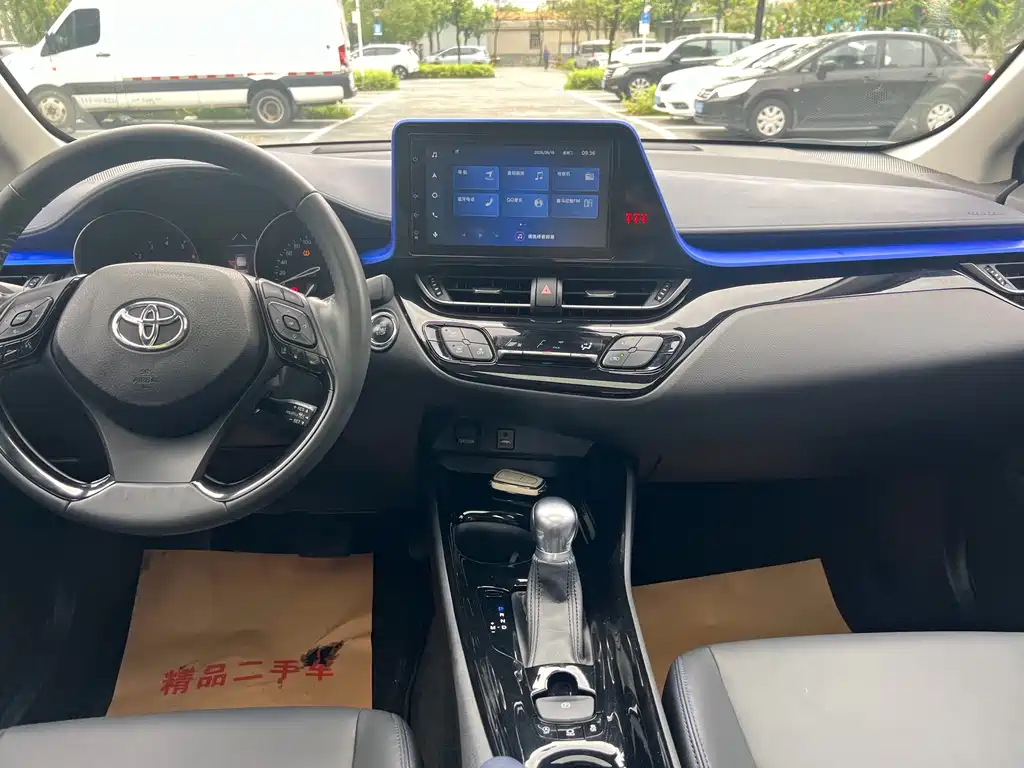 Toyota C-HR — фото 17
