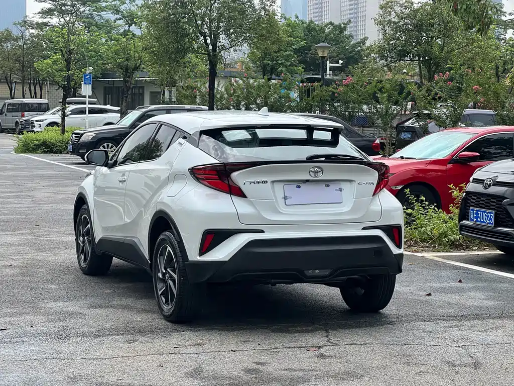 Toyota C-HR — фото 4
