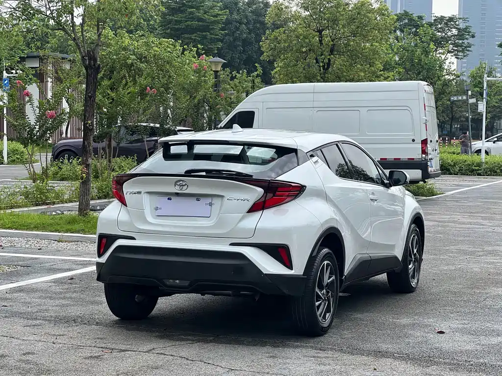 Toyota C-HR — фото 6