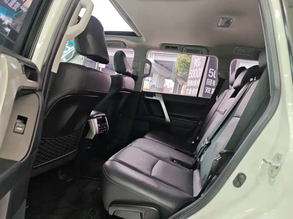 Toyota Prado — фото 13