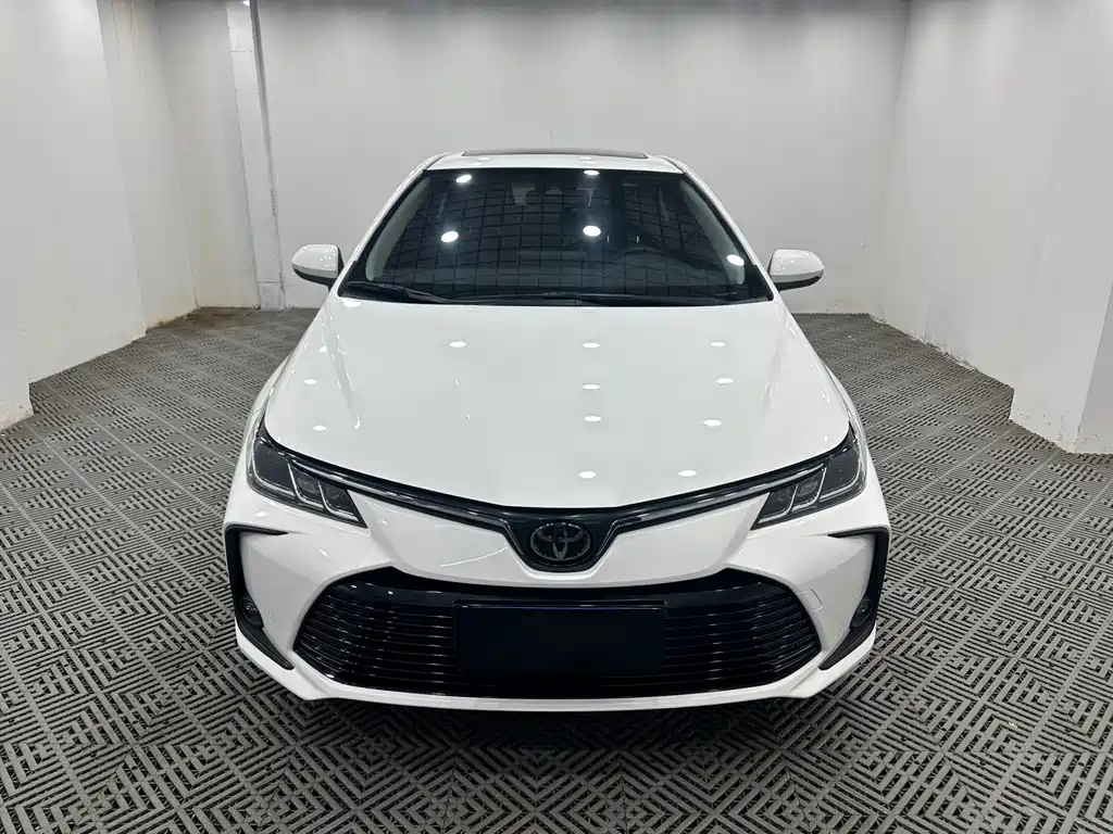 Toyota Corolla — фото 2
