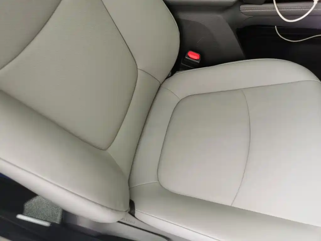 Toyota Granvia — фото 25