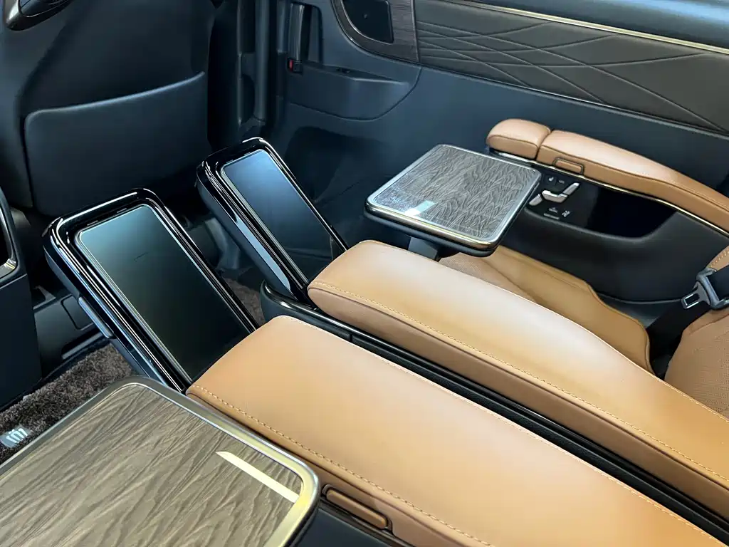 Toyota Vellfire — фото 11