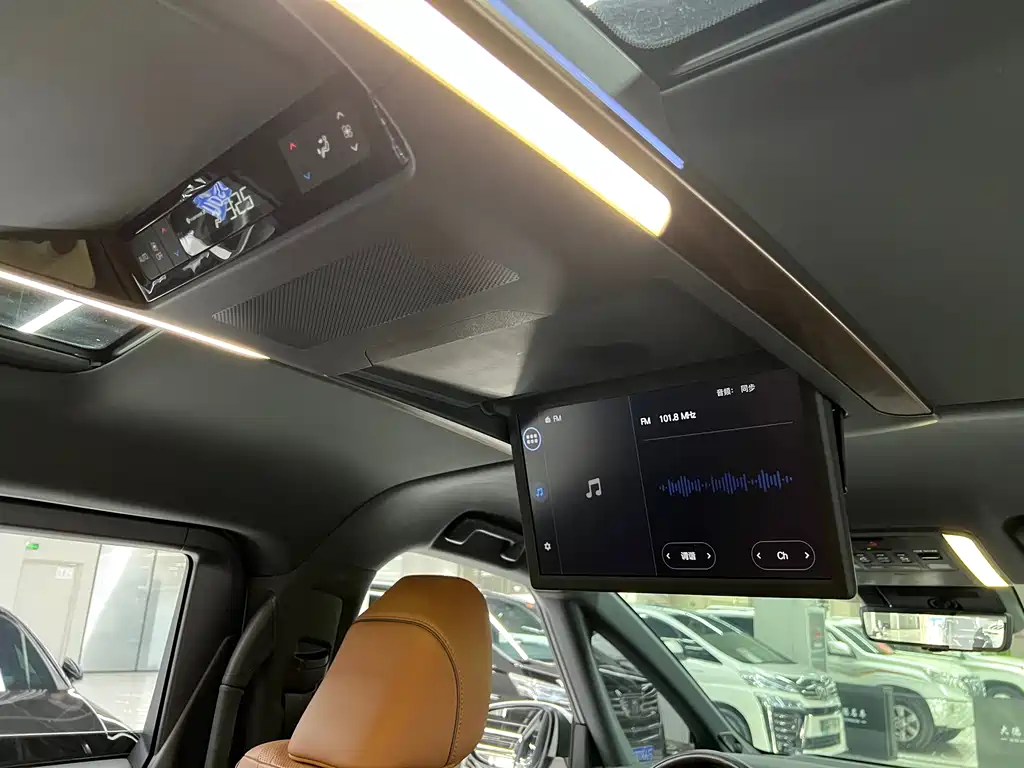 Toyota Vellfire — фото 14