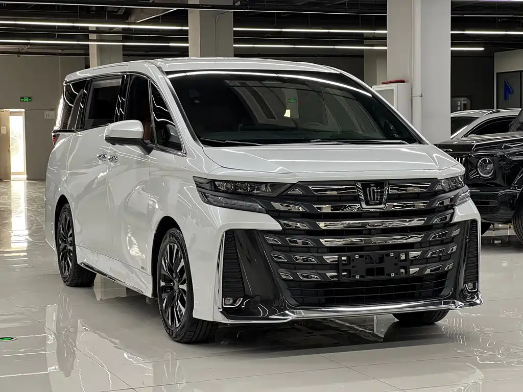 Toyota Vellfire — фото 3