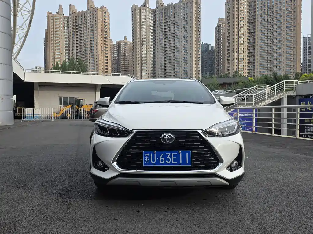 Toyota Yaris L — фото 2
