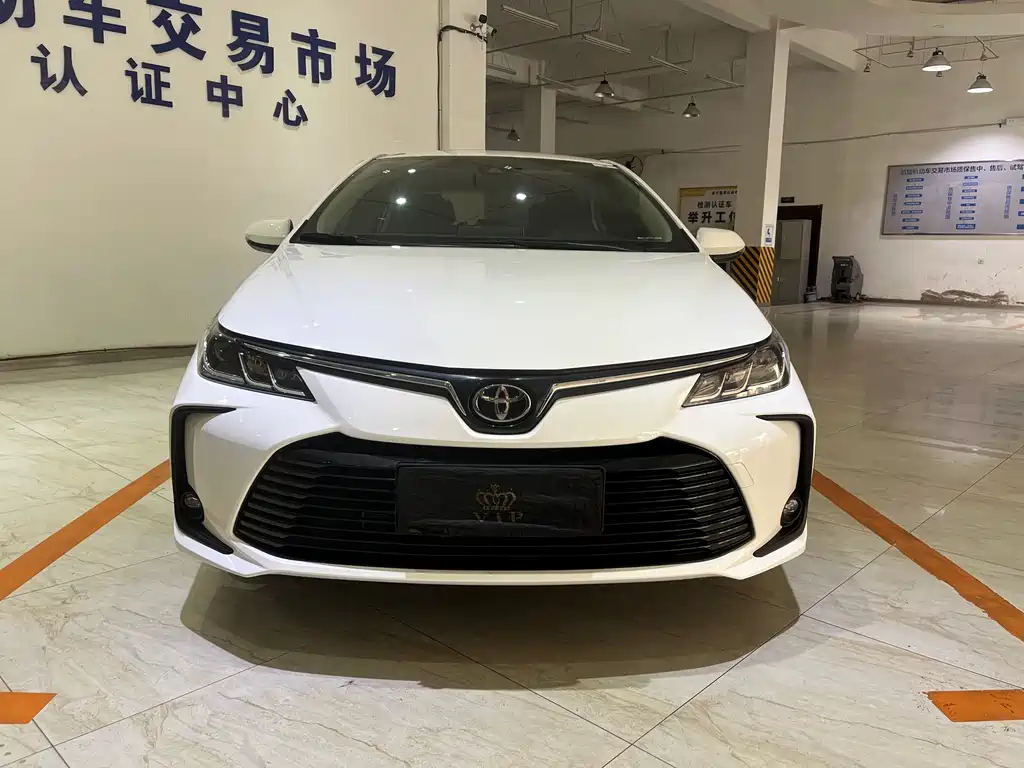 Toyota Corolla — фото 2