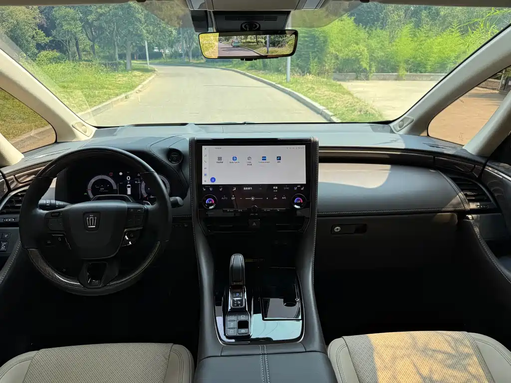 Toyota Vellfire — фото 6