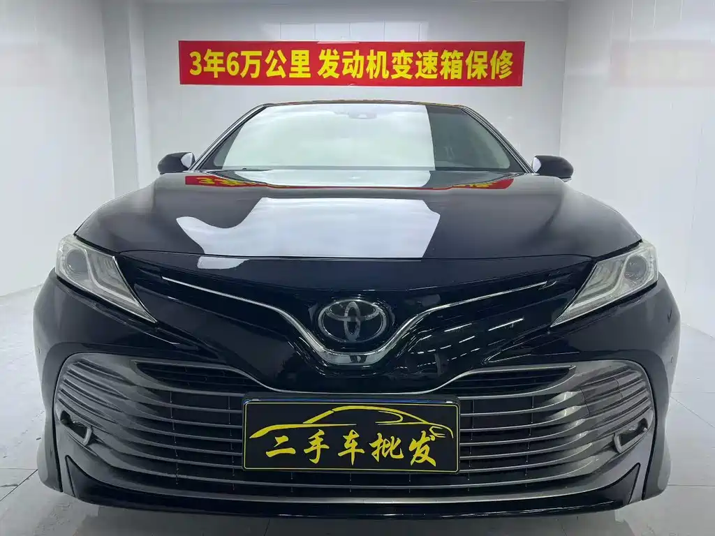 Toyota Camry — фото 2
