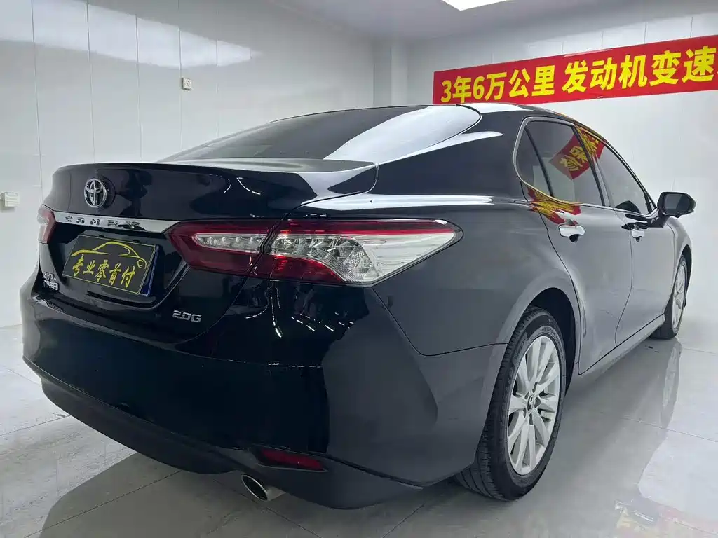 Toyota Camry — фото 6