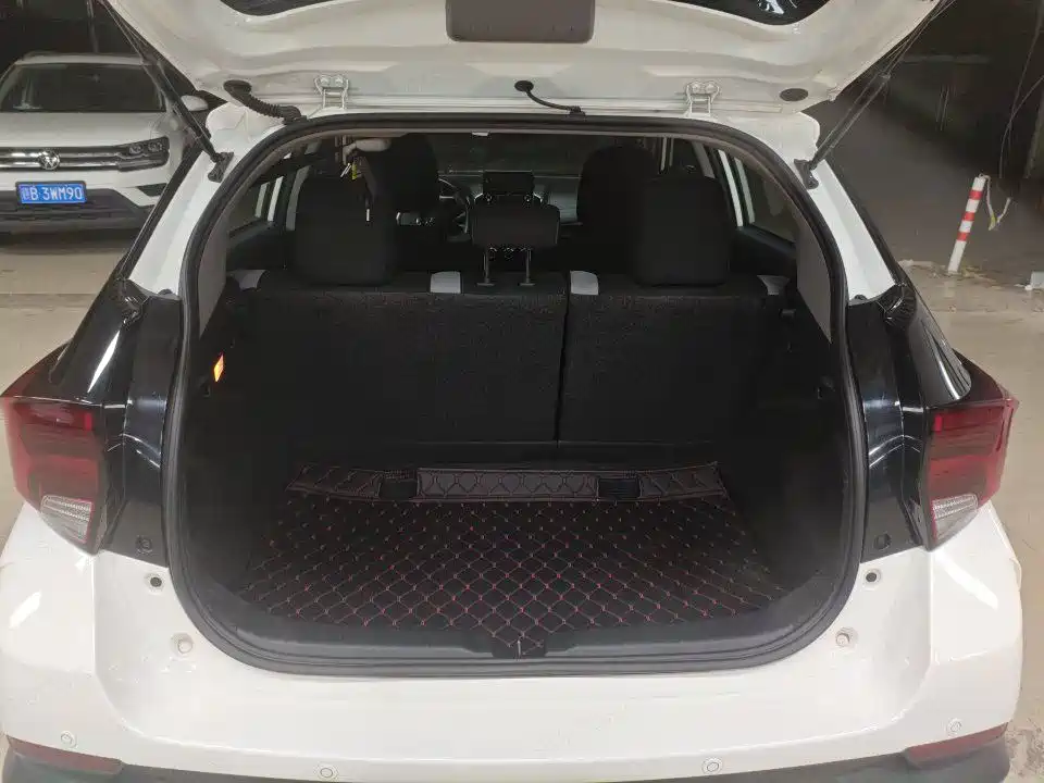 Toyota Yaris L — фото 6