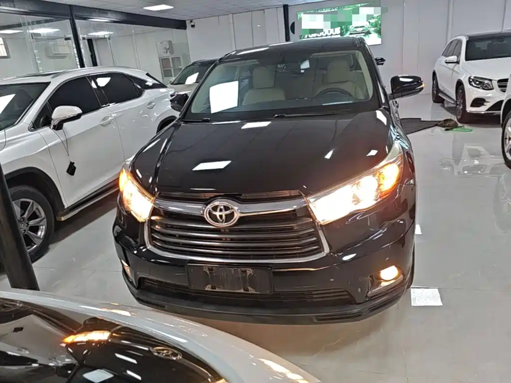 Toyota Highlander — фото 3