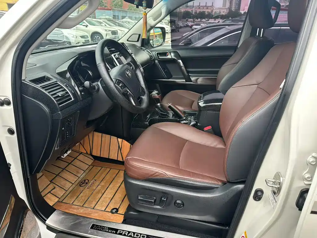 Toyota Prado — фото 2