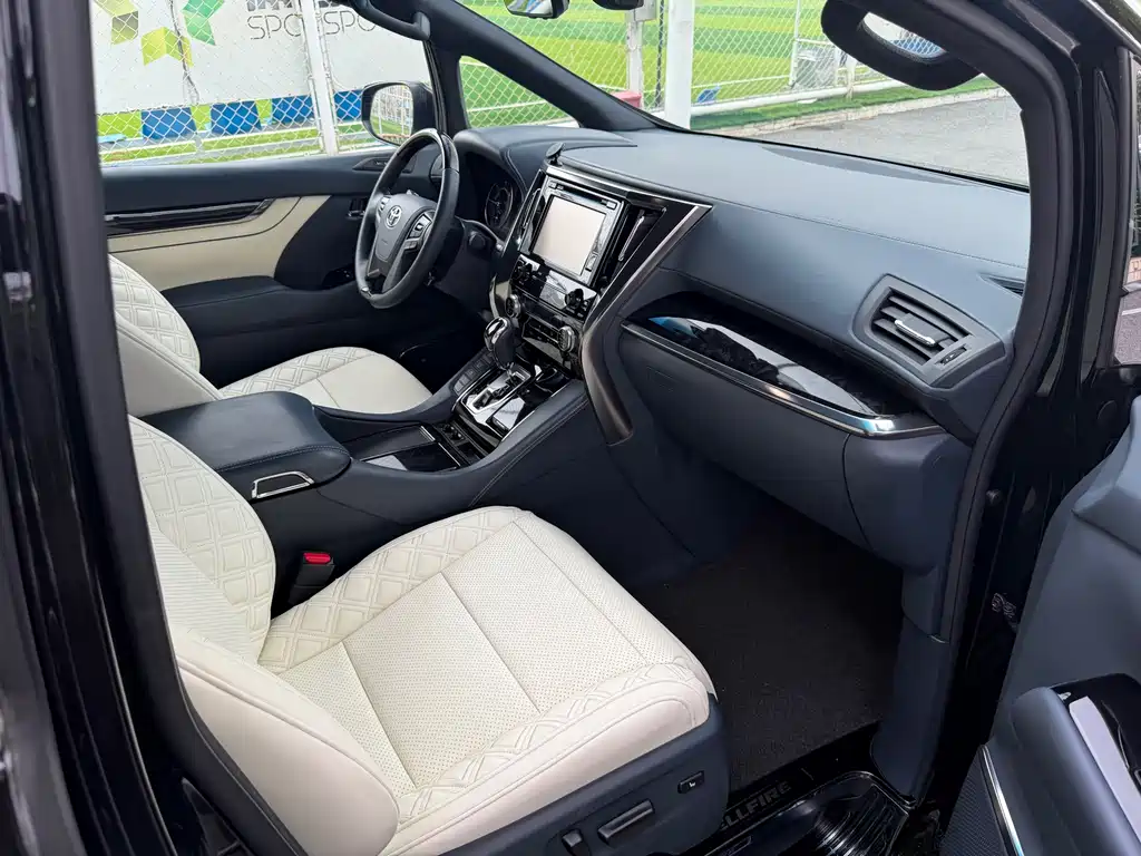 Toyota Vellfire — фото 15