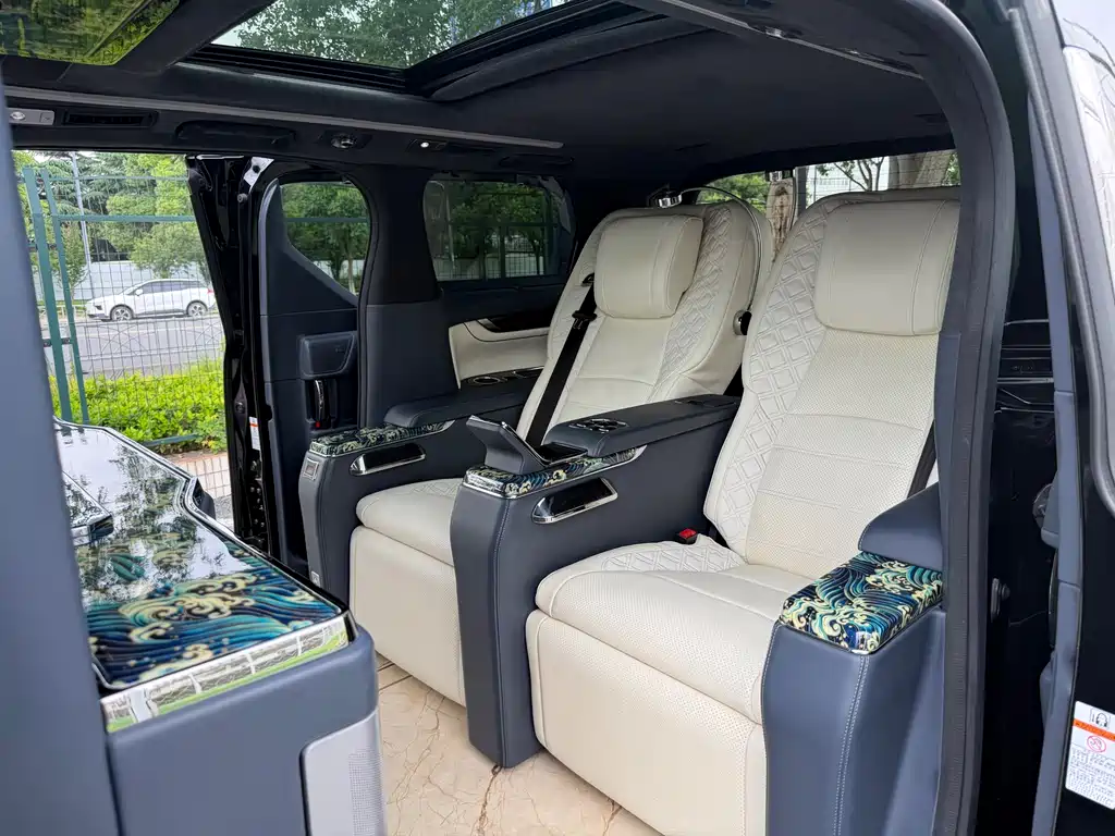 Toyota Vellfire — фото 20