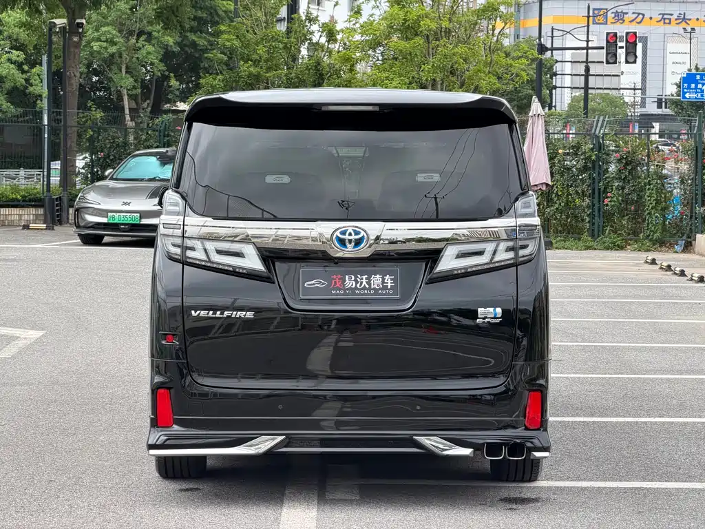 Toyota Vellfire — фото 4