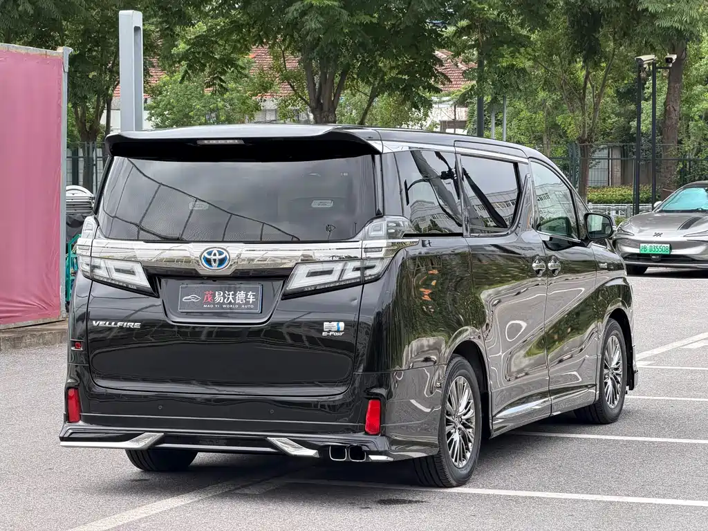 Toyota Vellfire — фото 5