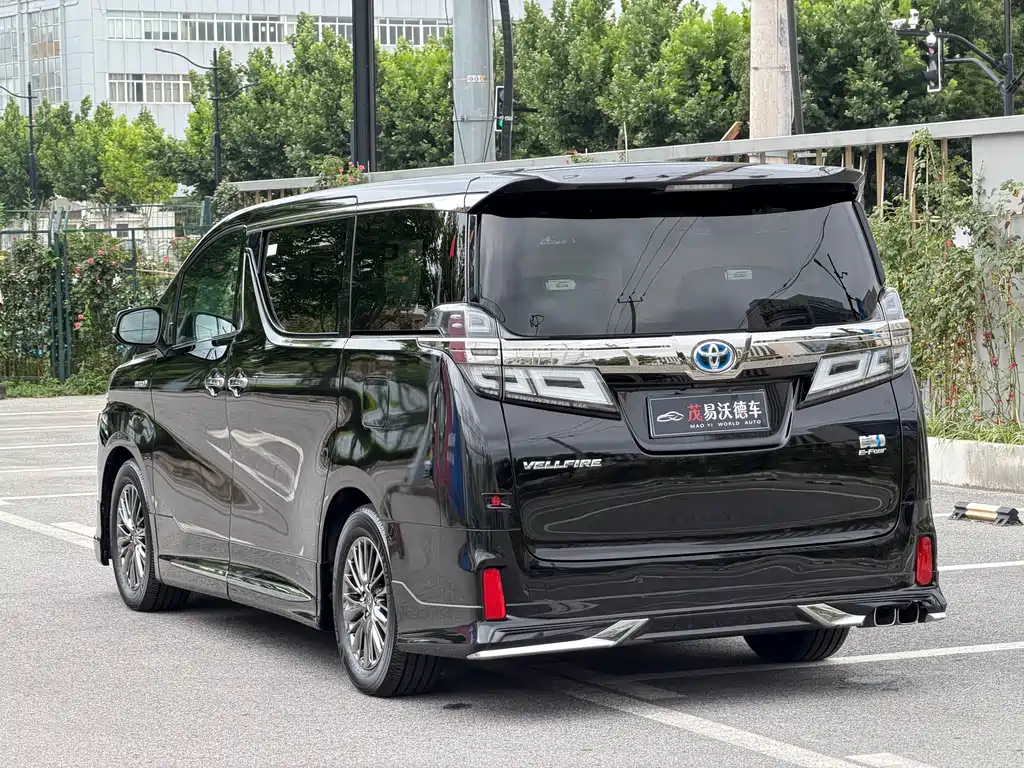Toyota Vellfire — фото 6