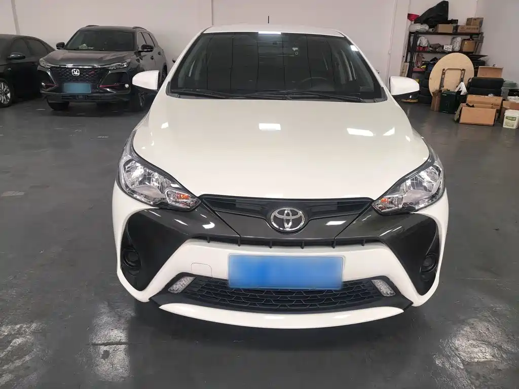 Toyota Yaris L — фото 3