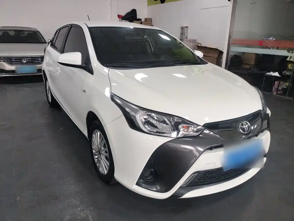 Toyota Yaris L — фото 25