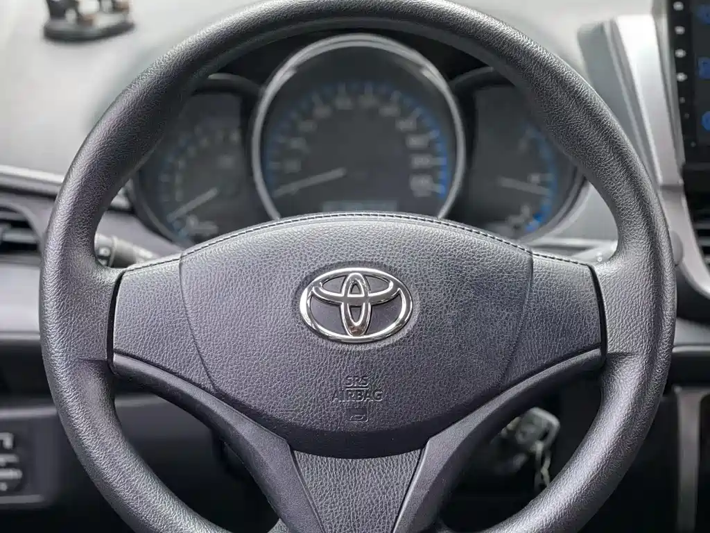 Toyota Vios — фото 2