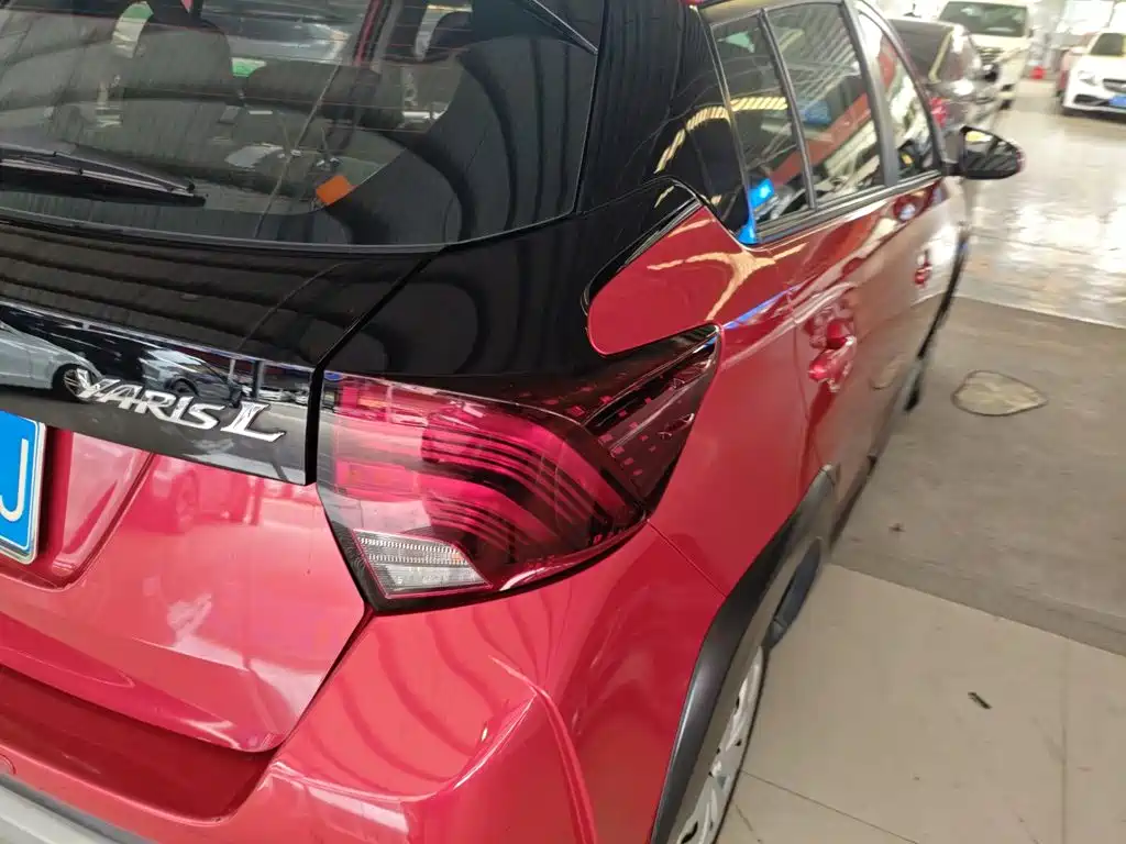 Toyota Yaris L — фото 19