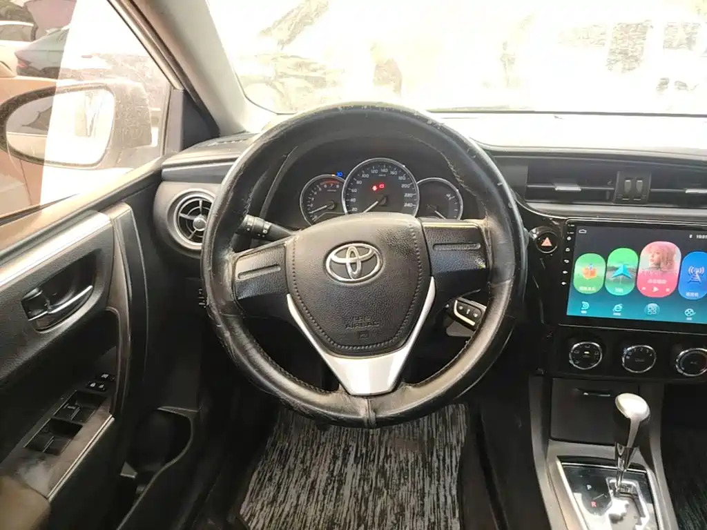 Toyota Corolla — фото 11
