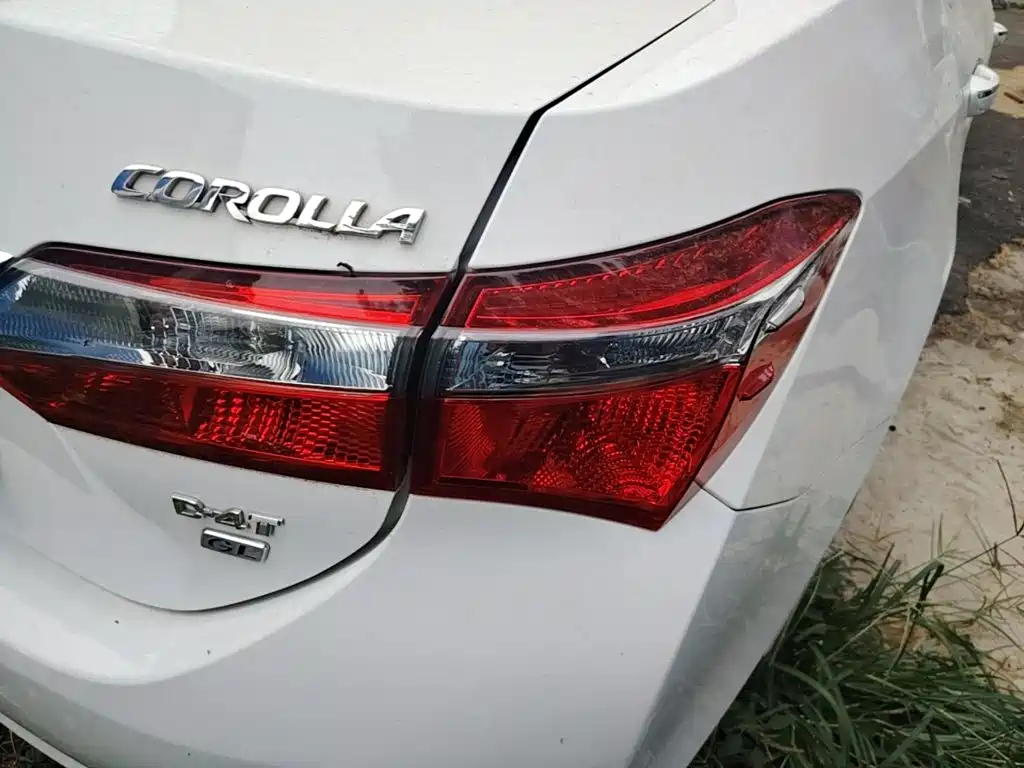 Toyota Corolla — фото 8