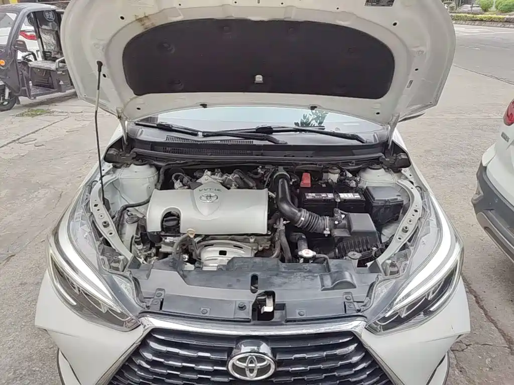 Toyota Yaris L — фото 20