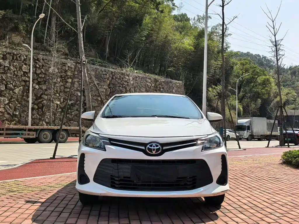 Toyota Vios — фото 3