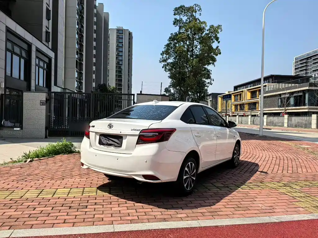 Toyota Vios — фото 6