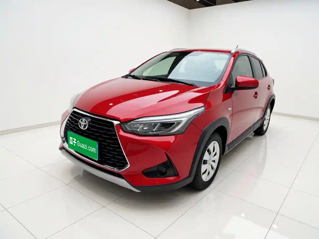 Toyota Yaris L — фото 2
