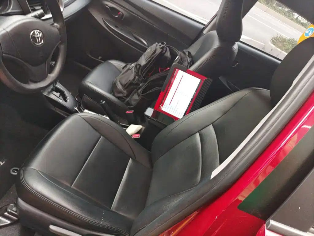 Toyota Yaris L — фото 15