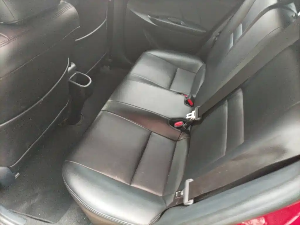 Toyota Yaris L — фото 17