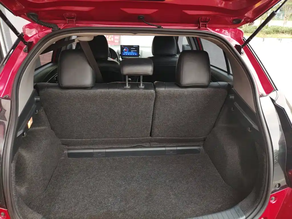 Toyota Yaris L — фото 19