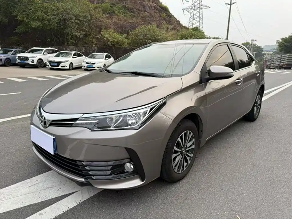 Toyota Corolla — фото 2