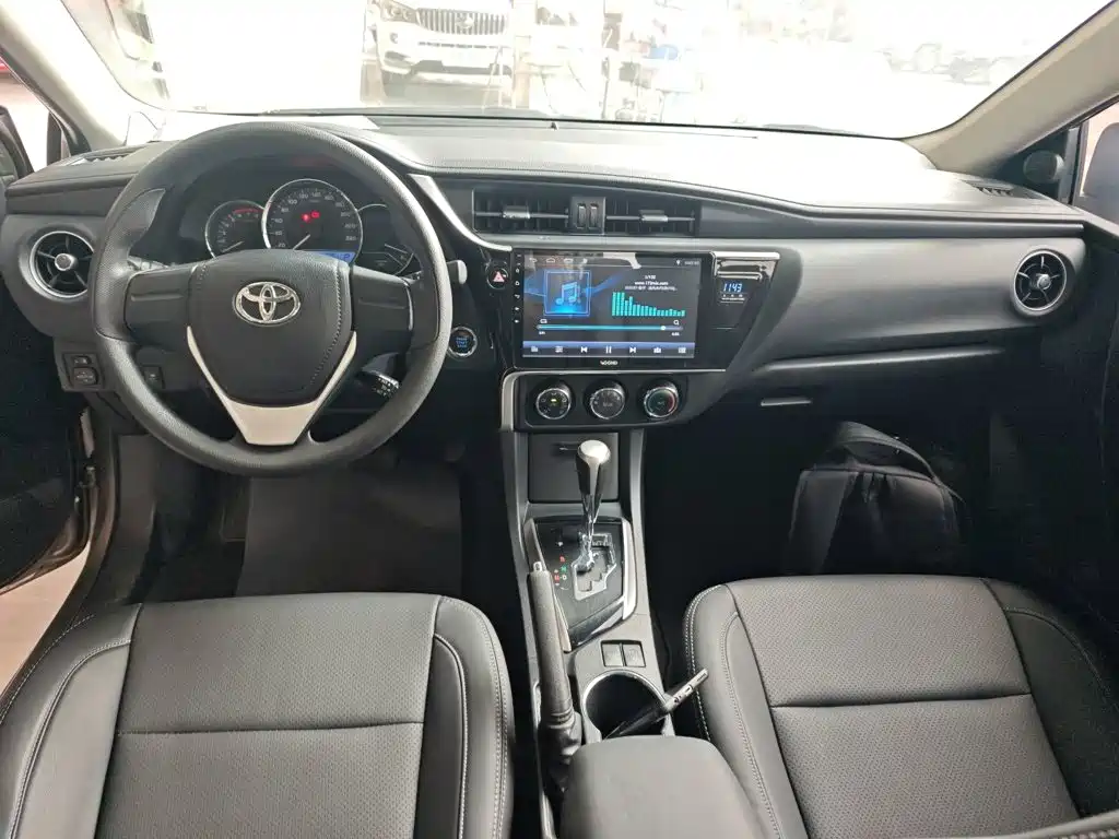 Toyota Corolla — фото 3