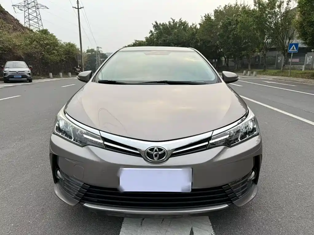 Toyota Corolla — фото 22